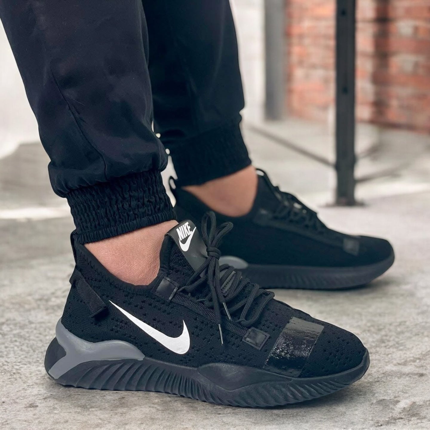 Cod Produs Y-03 Negru