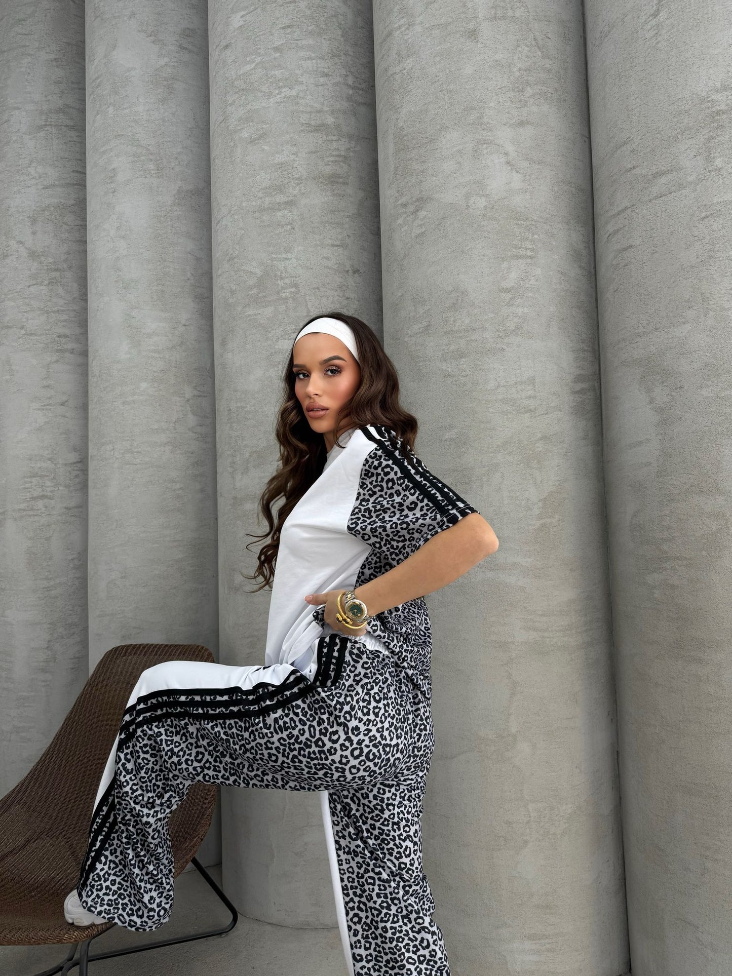 Compleu Damă Animal Print Alb Gri